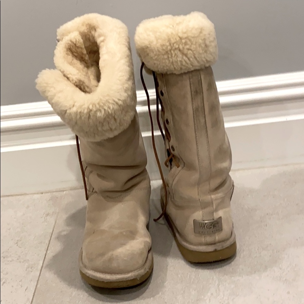 Uggs - image 1